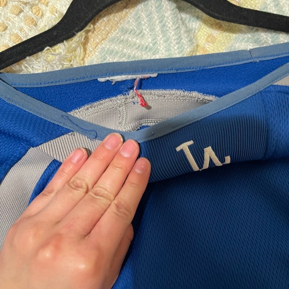 Los Angeles Dodger Medium Sweater - Picture 4 of 5